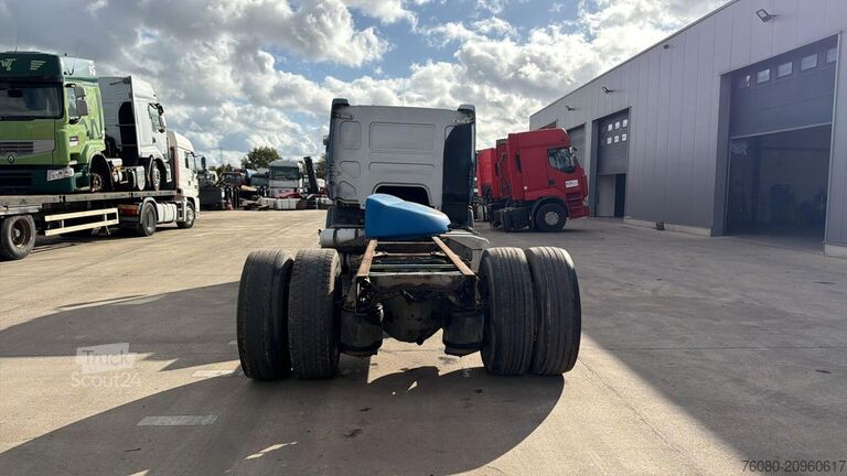 Chassis cabine Renault Premium 320 (BOITE MANUELLE / MANUAL GEARBOX)