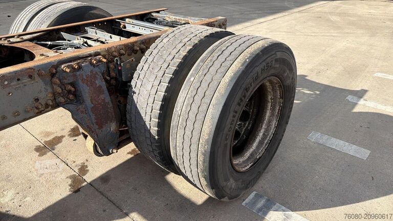 Chassis cabine Renault Premium 320 (BOITE MANUELLE / MANUAL GEARBOX)