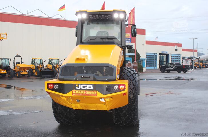 Walzenzug JCB Vibromax VM 118 D inkl. Schaffußbandage
