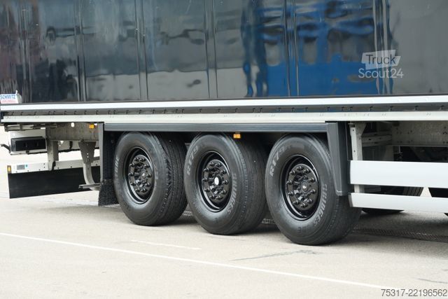 Semi-remorque fourgon SCHMITZ CARGOBULL SKO 24 / ROLLTOR / ZURRLEISTE BLACK 62 tsd km  !