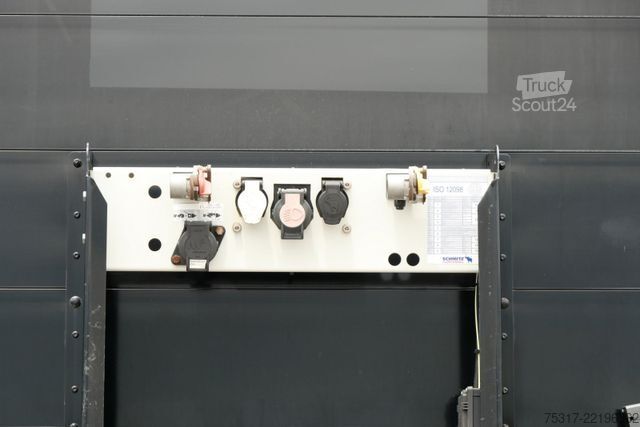 Semi-remorque fourgon SCHMITZ CARGOBULL SKO 24 / ROLLTOR / ZURRLEISTE BLACK 62 tsd km  !