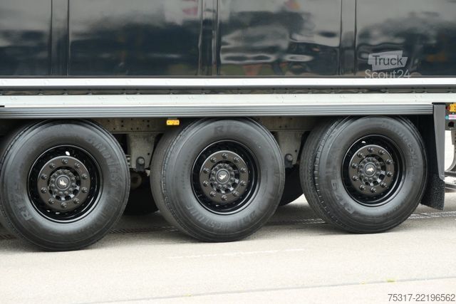 Semi-remorque fourgon SCHMITZ CARGOBULL SKO 24 / ROLLTOR / ZURRLEISTE BLACK 62 tsd km  !
