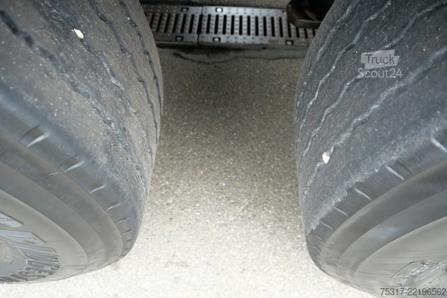 Semi-remorque fourgon SCHMITZ CARGOBULL SKO 24 / ROLLTOR / ZURRLEISTE BLACK 62 tsd km  !