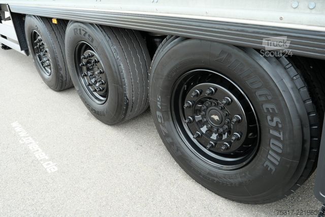 Semi-remorque fourgon SCHMITZ CARGOBULL SKO 24 / ROLLTOR / ZURRLEISTE BLACK 62 tsd km  !