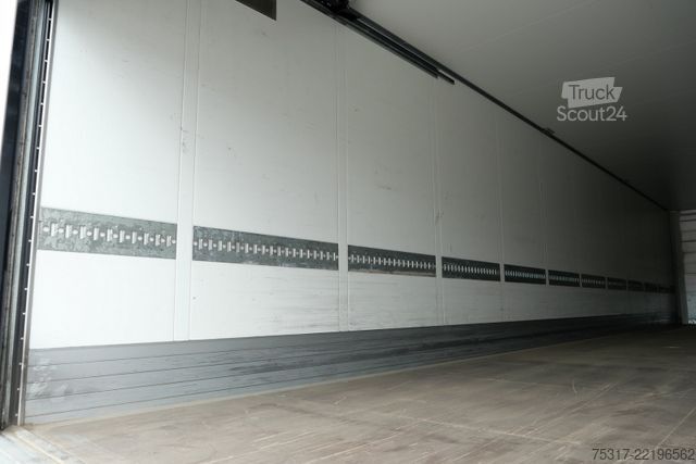 Semi-remorque fourgon SCHMITZ CARGOBULL SKO 24 / ROLLTOR / ZURRLEISTE BLACK 62 tsd km  !
