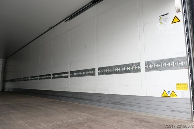 Semi-remorque fourgon SCHMITZ CARGOBULL SKO 24 / ROLLTOR / ZURRLEISTE BLACK 62 tsd km  !