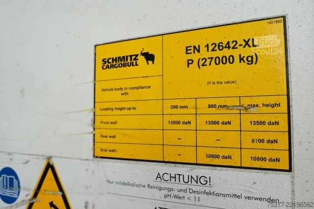 Semi-remorque fourgon SCHMITZ CARGOBULL SKO 24 / ROLLTOR / ZURRLEISTE BLACK 62 tsd km  !