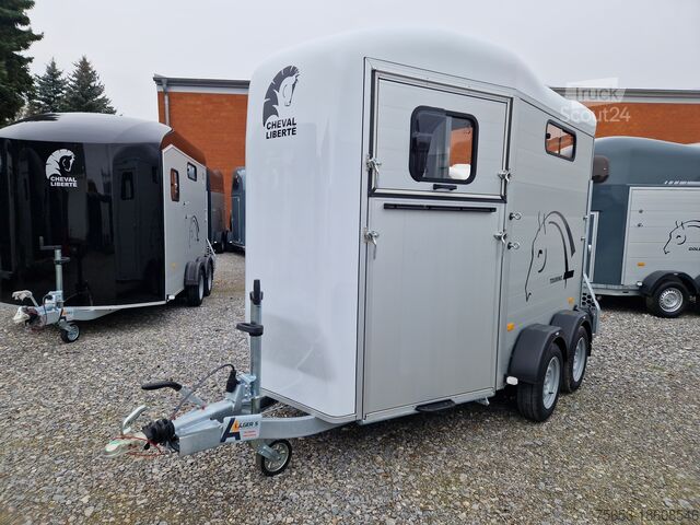 Remorque de voiture Cheval Liberté Touring Country SK Frontausstieg 2025