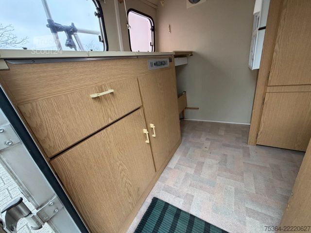 Caravan KIP Kompakt KK 400 EK Wohnwagen Hubdach Küche