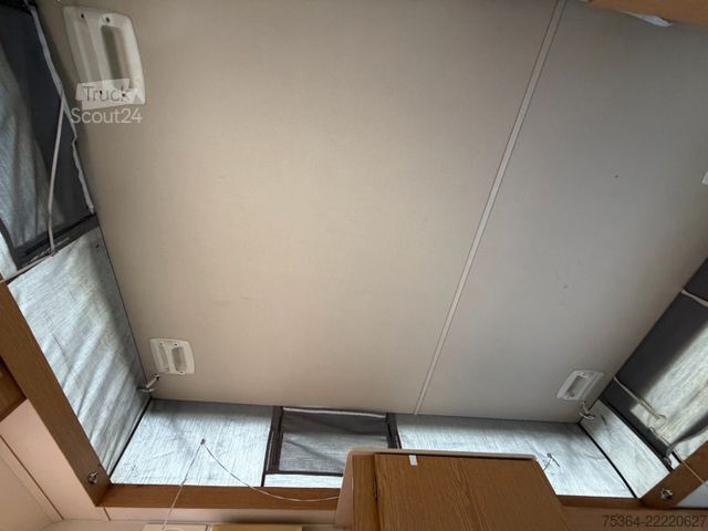 Caravan KIP Kompakt KK 400 EK Wohnwagen Hubdach Küche