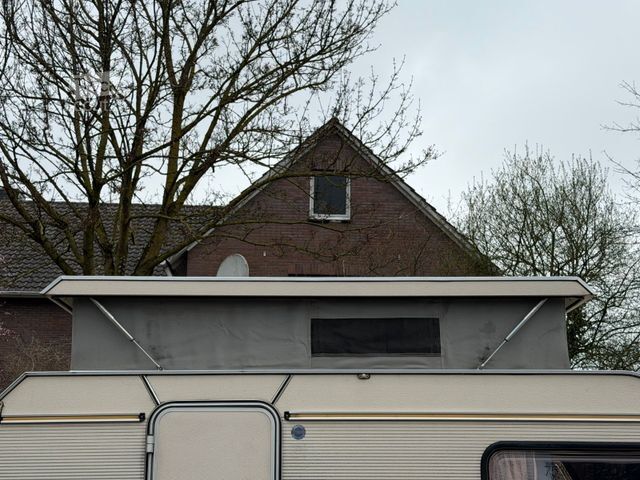 Caravan KIP Kompakt KK 400 EK Wohnwagen Hubdach Küche