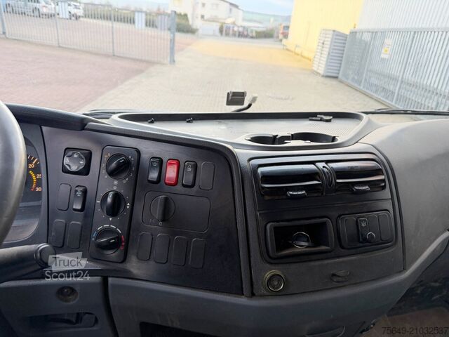 Driezijdige kipper bestelwagen Mercedes-Benz Atego 818 K 4x2 Atego 818 K 4x2, 2x AHK