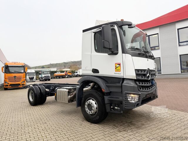 Lastbilchassi Mercedes-Benz Arocs 1840 K 4x2 Arocs 1840 K 4x2, MultimediaCockpit, 2x Nebenantrieb, NMV & Motorabtrieb