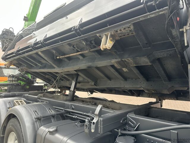 Torenkraan Mercedes-Benz Actros 3341 K 6x4 Actros 3341 K 6x4, Bormatik links, Heckkran Penz 10.83SH