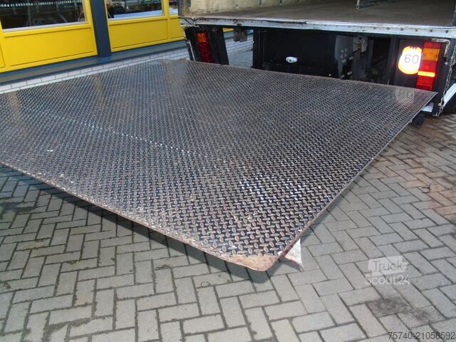 Bâche coulissante Iveco Eurocargo 360 EEV + 6X2 + EURO 5