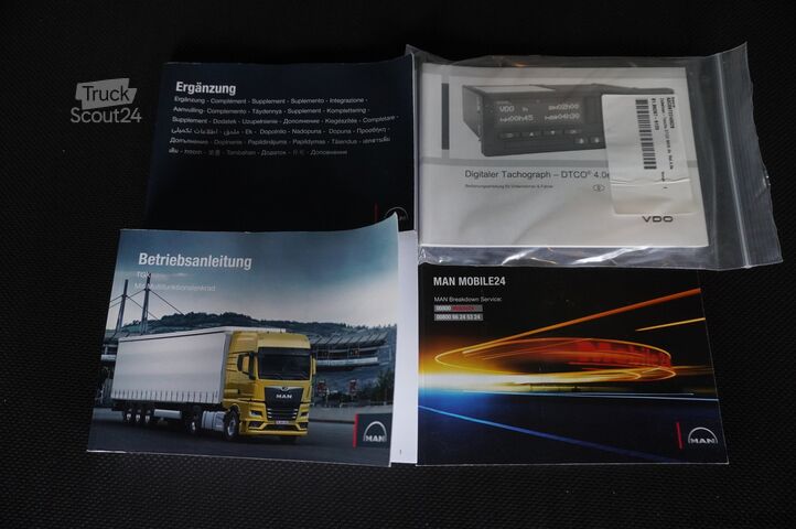 Tractor unit + refrigerated semi-trailer MAN TGX 18.510 4×2 tractor unit / Lamberet