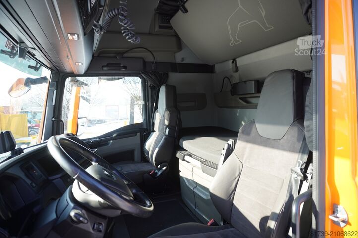 Standard tractor unit MAN TGX 33.580 6x4 tractor unit / GVM 70000