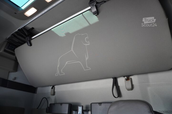 Standard tractor unit MAN TGX 33.580 6x4 tractor unit / GVM 70000