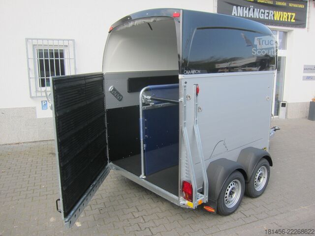 Remorque à chevaux Böckmann Champion C ohne Sattelkammer Hecktürkombination 2400kg 100km/H Neu