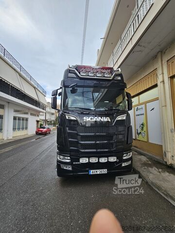 Standardni traktor V8 Scania S 580