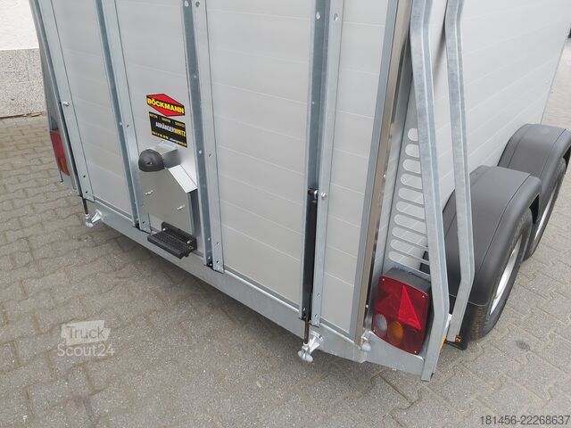 Prikolica za prevoz konja Böckmann Portax Esprit SKA Paket 100 kmH black