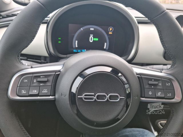 Βαν FIAT 600e La Prima