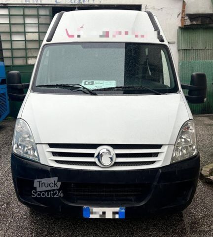 Kleinbus Irisbus IRISBUS