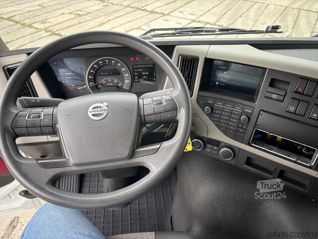 Вантажівка з кузовною надбудовою, задній підйомник 2 т Volvo FM 330 , 6x2