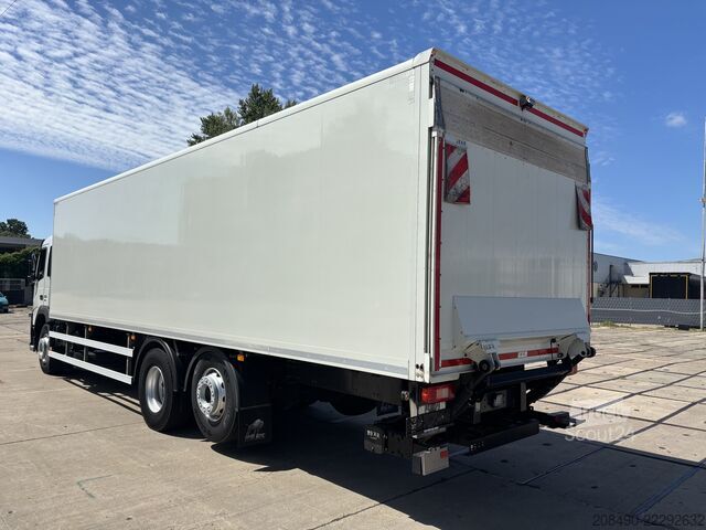 LKW mit Getränkekoffer mit 2,0 to LBW Volvo FM 330