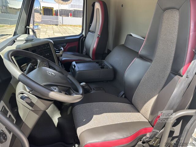 LKW mit Getränkekoffer mit 2,0 to LBW Volvo FM 330