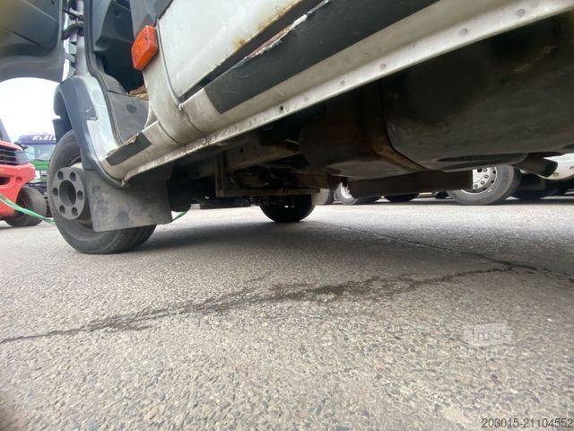 Furgon z żurawiem samochodowym IVECO Daily  Doppelkabine 60 C 15  Hiab 017 T