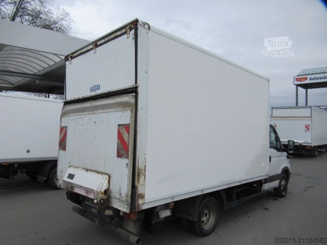 Transporter mit Koffer IVECO 50 C 15