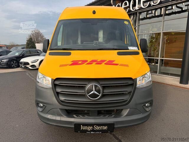 Hochdachkombi Mercedes-Benz eSprinter 312 DHL Regal KEP-Ausbau