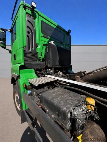 Kamion s kipom s pomičnim kontejnerom MAN TGS TGS 26.510 6x2-4 BL