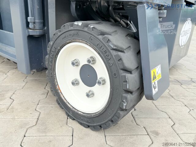 Chariot élévateur multidirectionnel Combilift CB3000 / TRIPLEX 4900MM / FREE LIFT