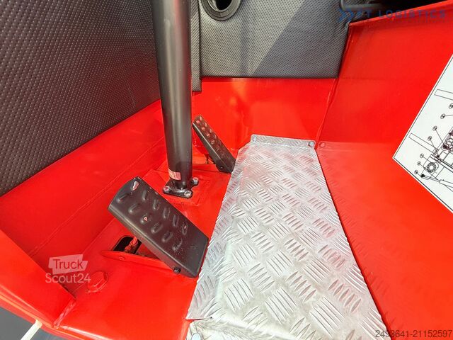 Chariot élévateur multidirectionnel Combilift C8000 GAS TRIPLEX 8300 WIDE POSITIONER