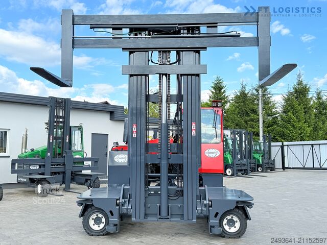 Chariot élévateur multidirectionnel Combilift C8000 GAS TRIPLEX 8300 WIDE POSITIONER