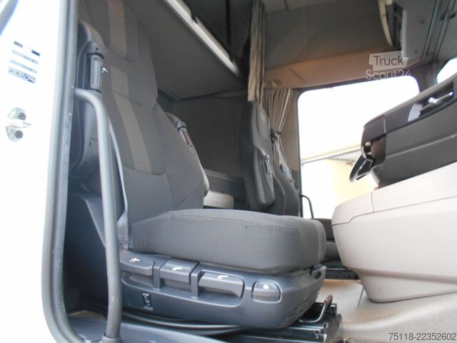Trattore stradale standard DAF XG 480