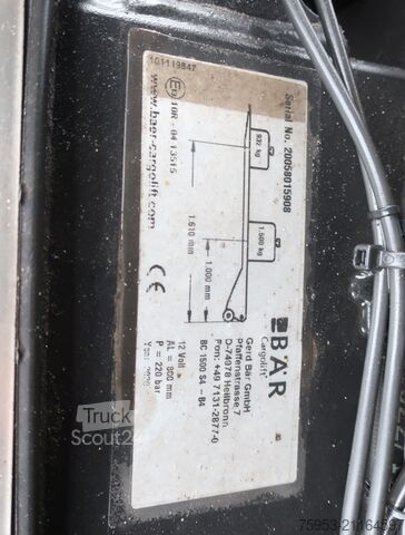 Furgoneta de bebidas Iveco 70 C 18 Daily Getränke Schwenkwand LBW Klima