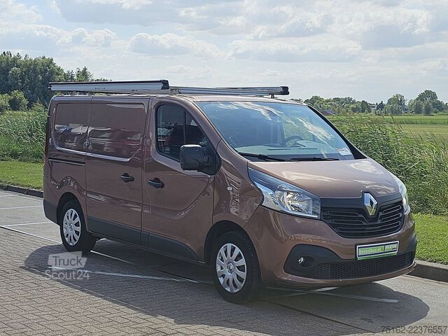 Korkeakattoinen farmari RENAULT TRAFIC
