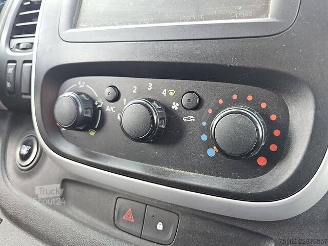Korkeakattoinen farmari RENAULT TRAFIC