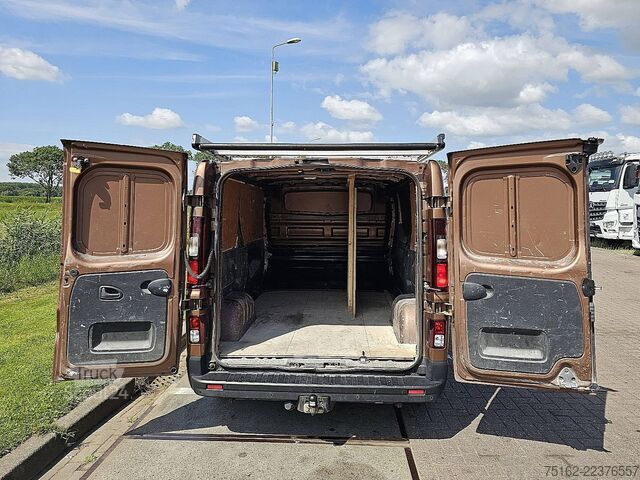 Korkeakattoinen farmari RENAULT TRAFIC