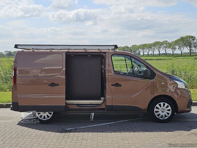 Korkeakattoinen farmari RENAULT TRAFIC