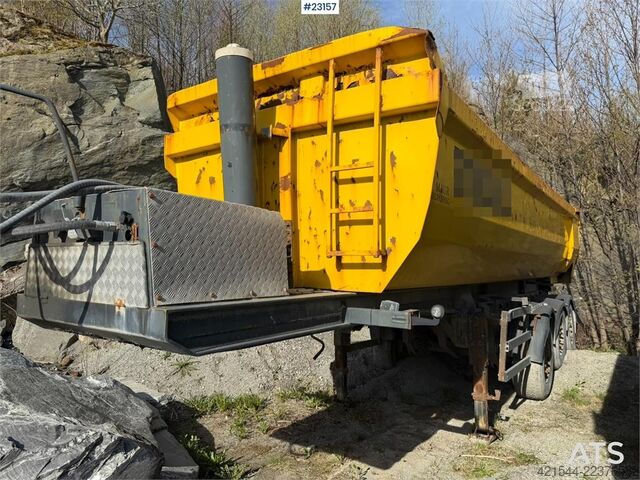  Maur Bilpåbygg 3-axle tipping semi-trailer for sale as a repair o