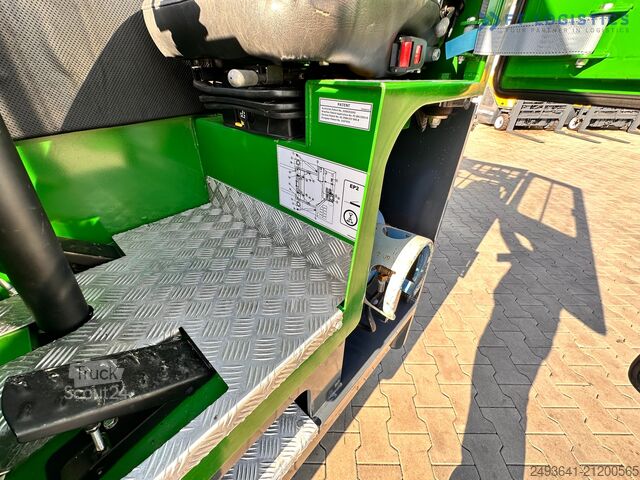 Cărucior cu stivuitor cu 4 căi Combilift C4000 / TRIPLEX / 4900MM / GAS