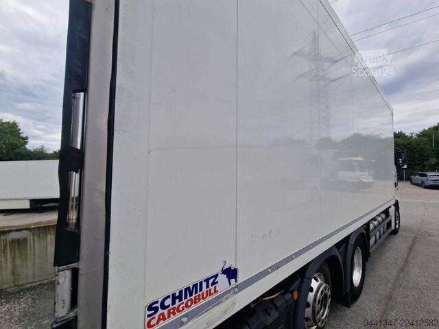 LKW mit Kofferaufbau MAN TGX 26.510