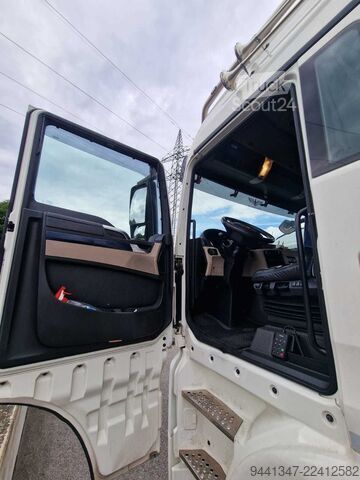 LKW mit Kofferaufbau MAN TGX 26.510
