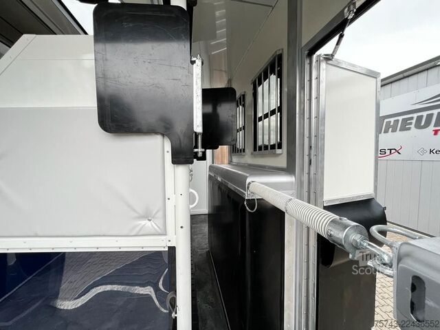 Szarvasmarha-szállító teherautó MERCEDES-BENZ ATEGO 1530 TT-XL  5 Pferde POP-OUT