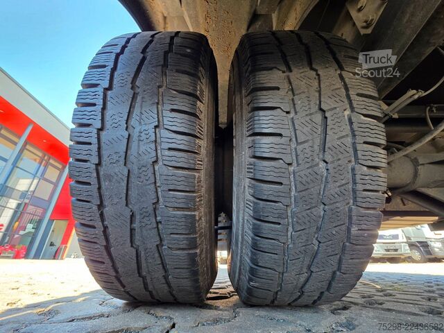 Furgoneta pick-up IVECO 72-210