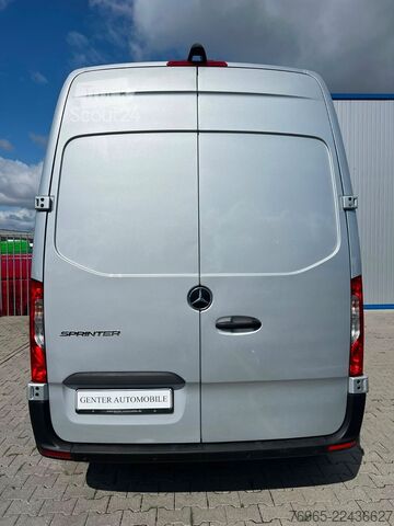 Dubă cu acoperiș înalt MERCEDES-BENZ Sprinter 215 9G-TR HOCH+LANG KLIMA 3-SITZ KAMERA